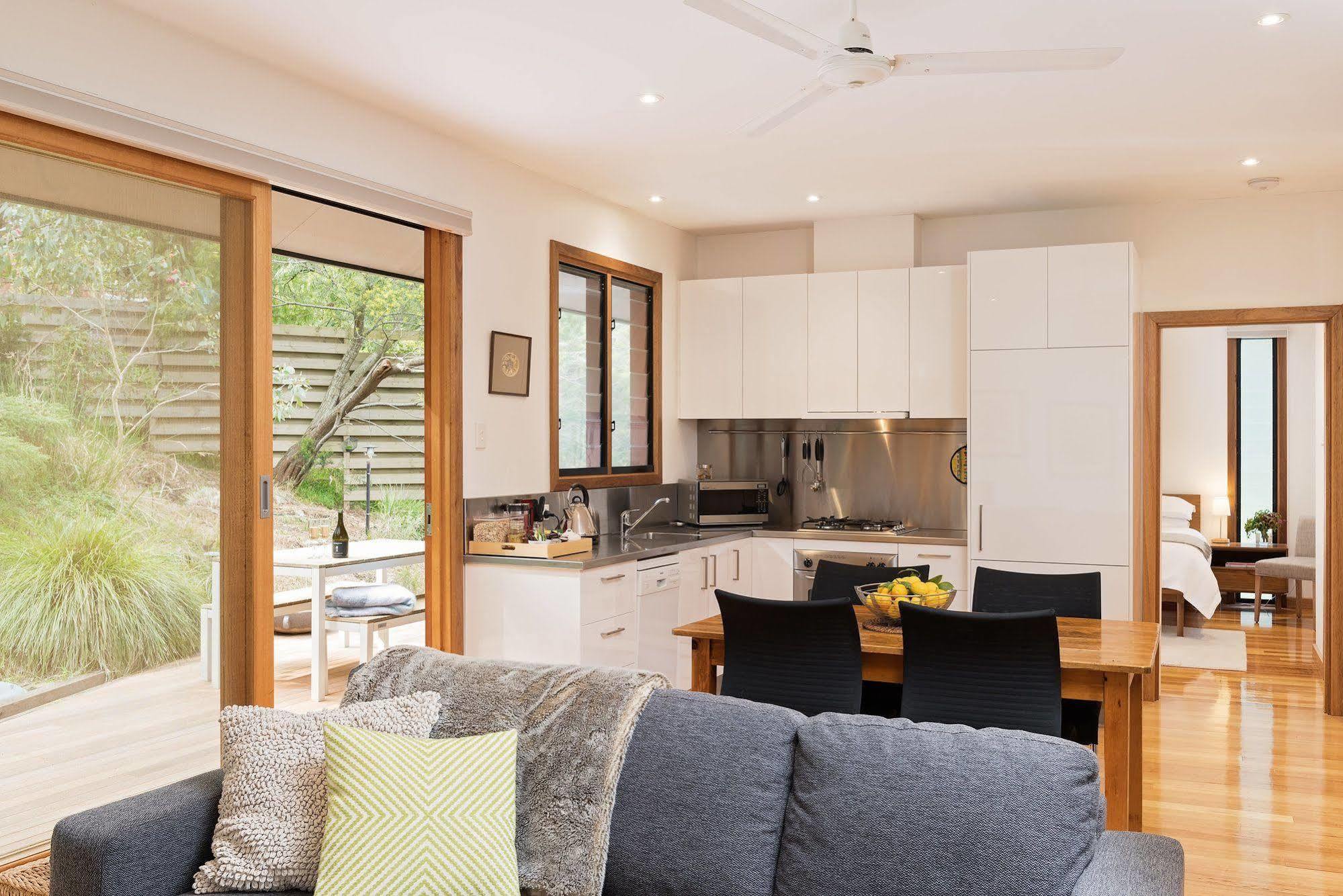Cladich Pavilions Bed And Breakfast Aldgate ภายนอก รูปภาพ