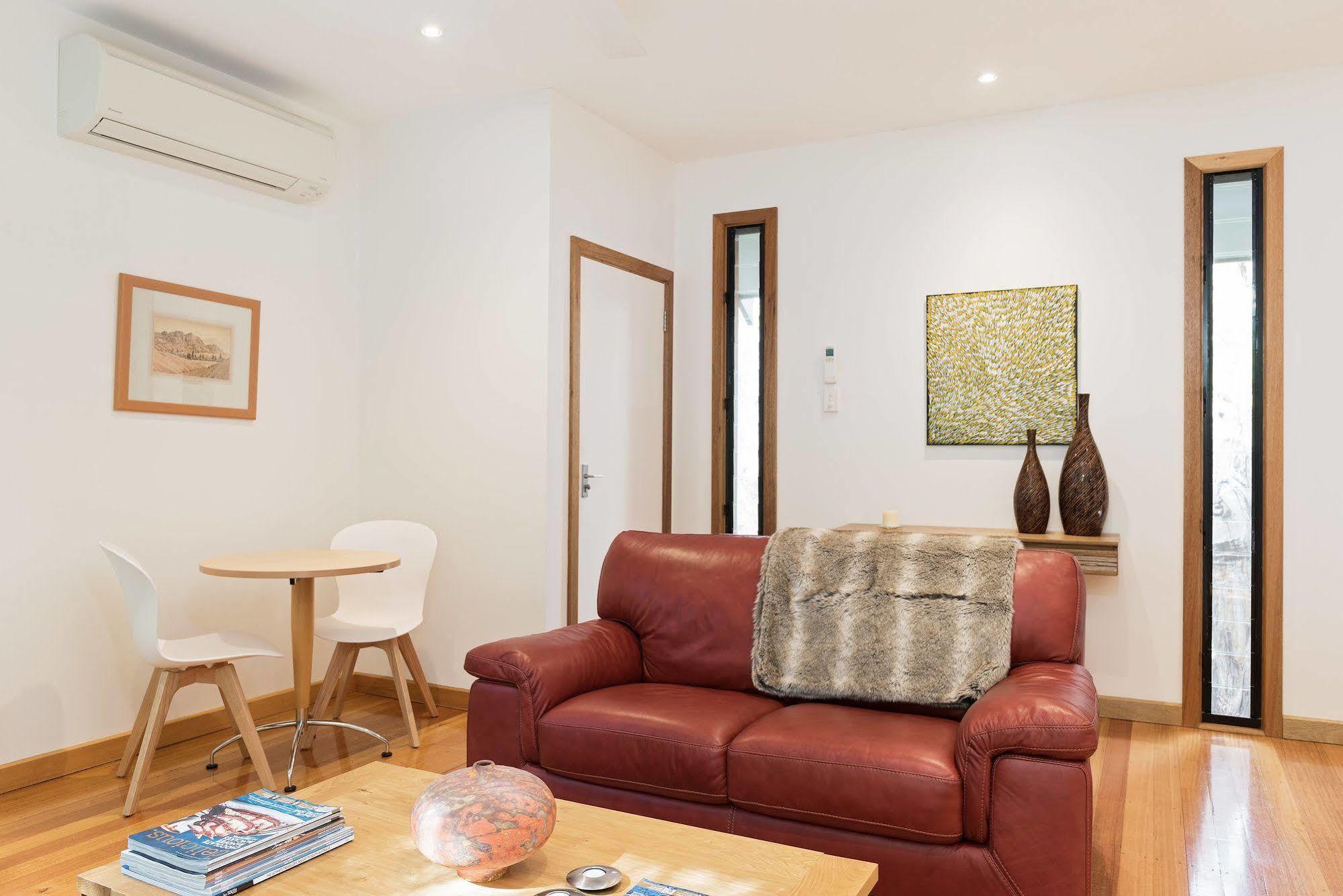 Cladich Pavilions Bed And Breakfast Aldgate ภายนอก รูปภาพ